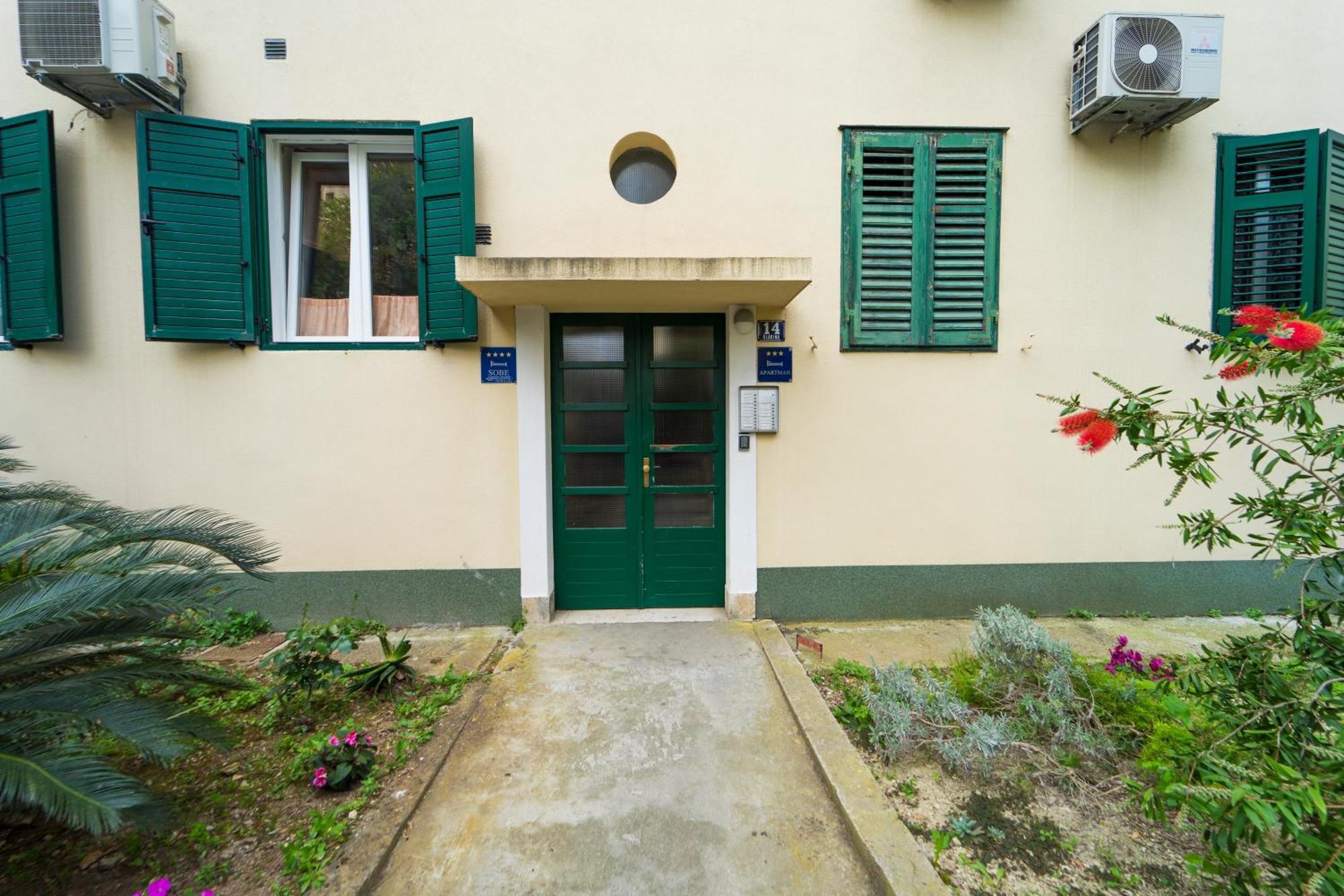 Luxury Rooms And Apartment Silente Bacvice สปลิท ภายนอก รูปภาพ