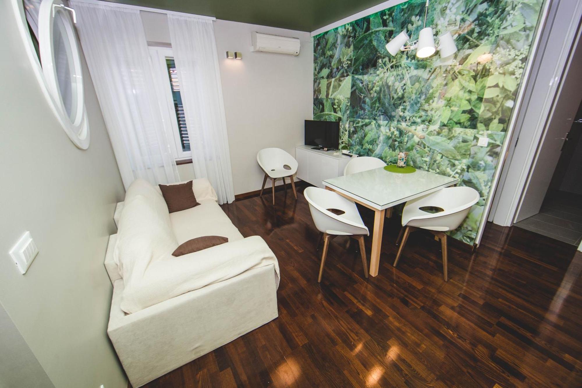 Luxury Rooms And Apartment Silente Bacvice สปลิท ภายนอก รูปภาพ
