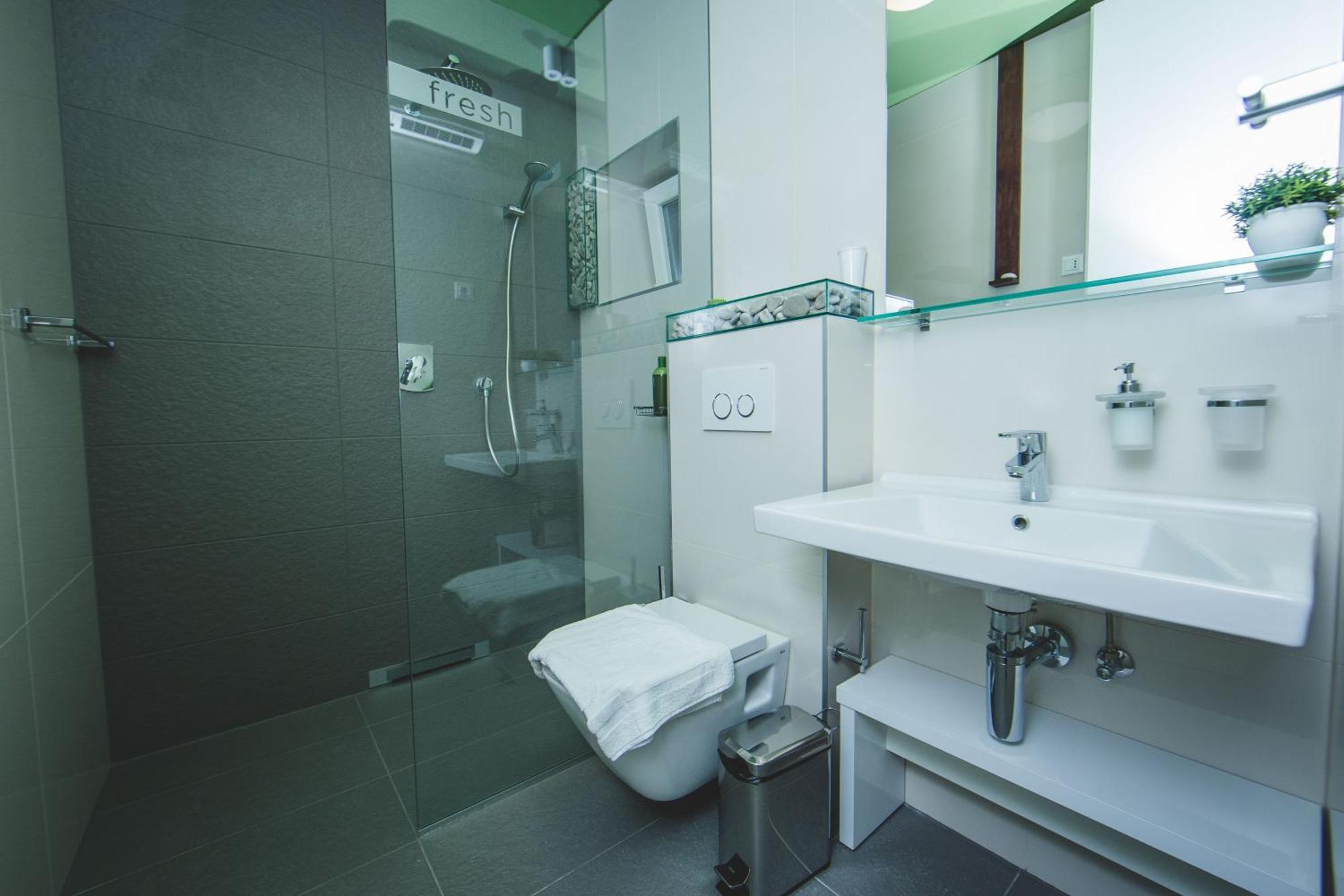 Luxury Rooms And Apartment Silente Bacvice สปลิท ภายนอก รูปภาพ