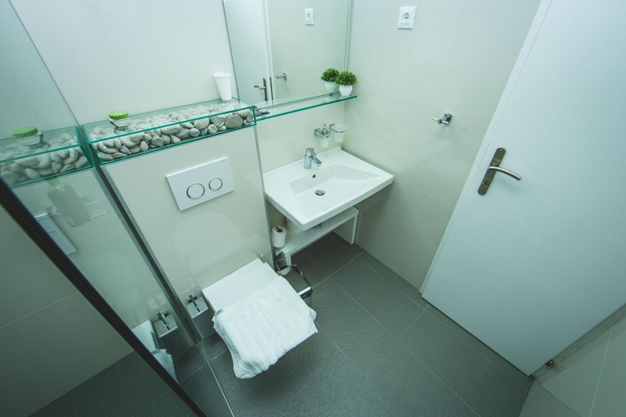 Luxury Rooms And Apartment Silente Bacvice สปลิท ภายนอก รูปภาพ